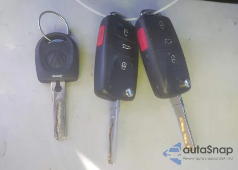 2010 Volkswagen Jetta Wolfsburg Edition z USA, uszkodzony, nr VIN 3VWRA7AJ7AM049048